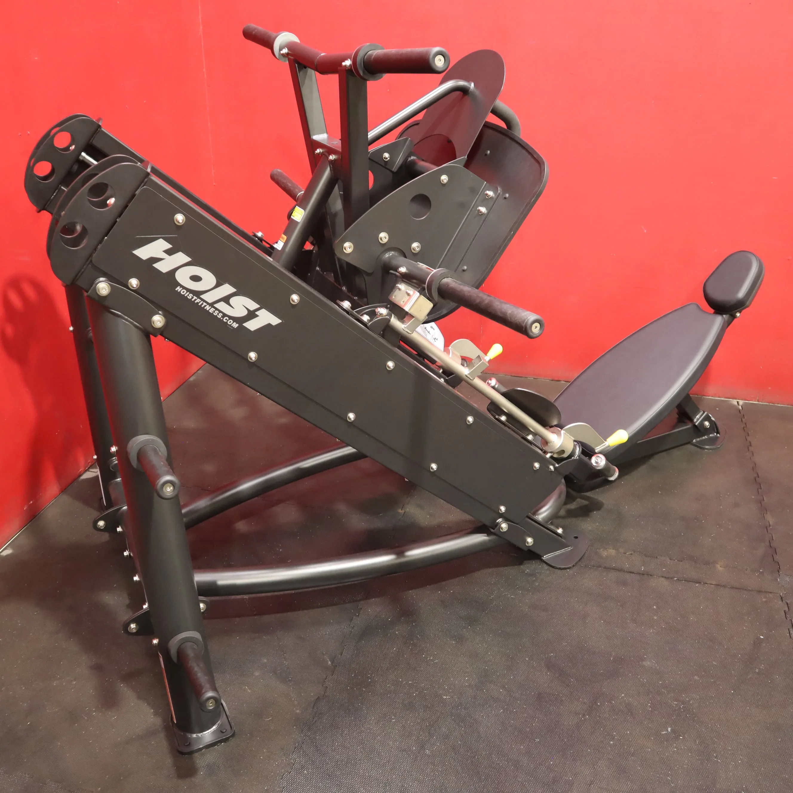 Hoist Linear Leg Press (Refurbished)