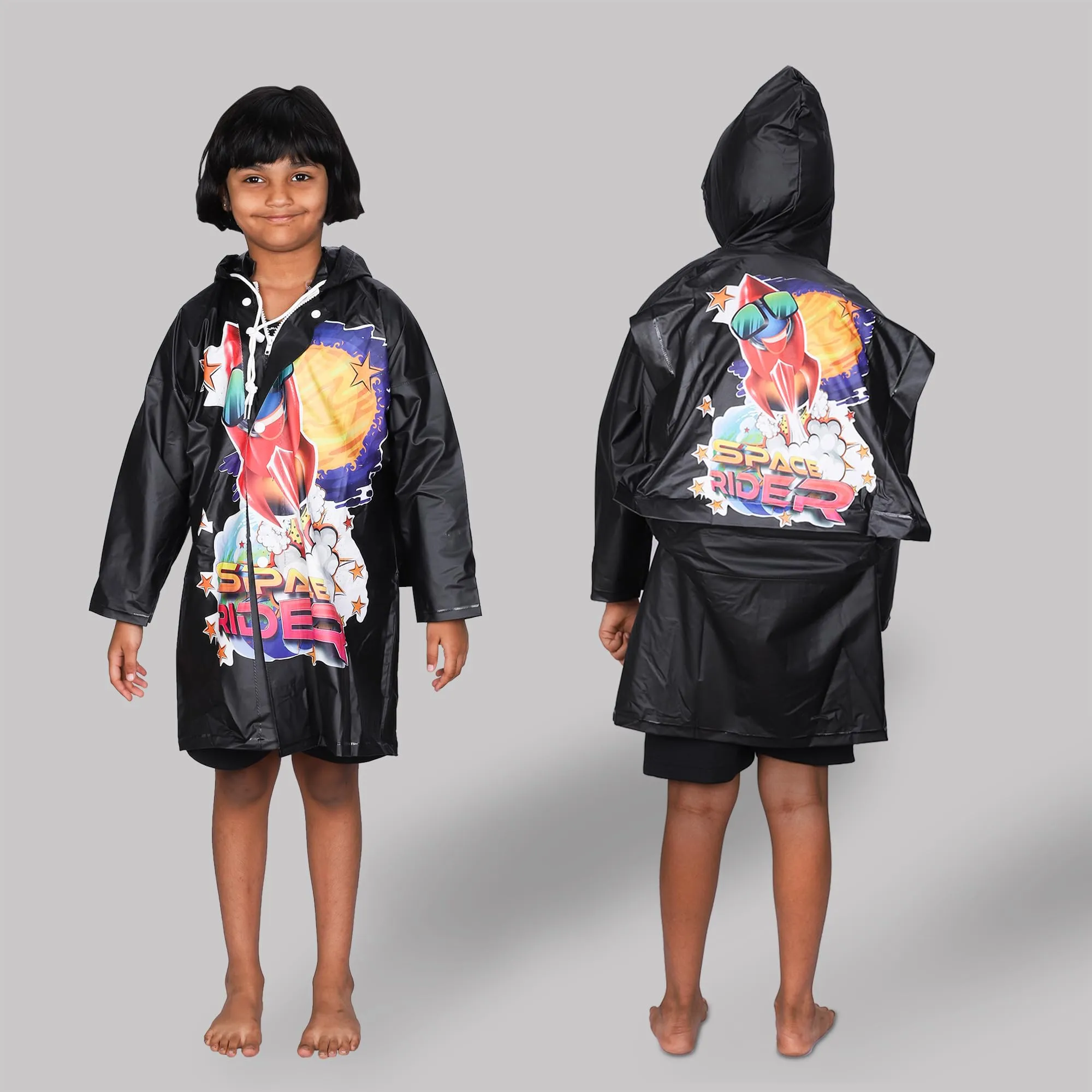 THE CLOWNFISH Toon Caper Series Kids Waterproof PVC Longcoat with Adjustable Hood & Extra Space for Backpack/Schoolbag Holding. Printed Plastic Pouch. Kid Age-4-5 years (Midnight Blue)